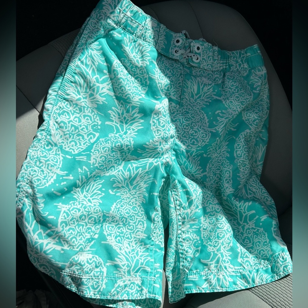 Gap swim trunks Boys size L